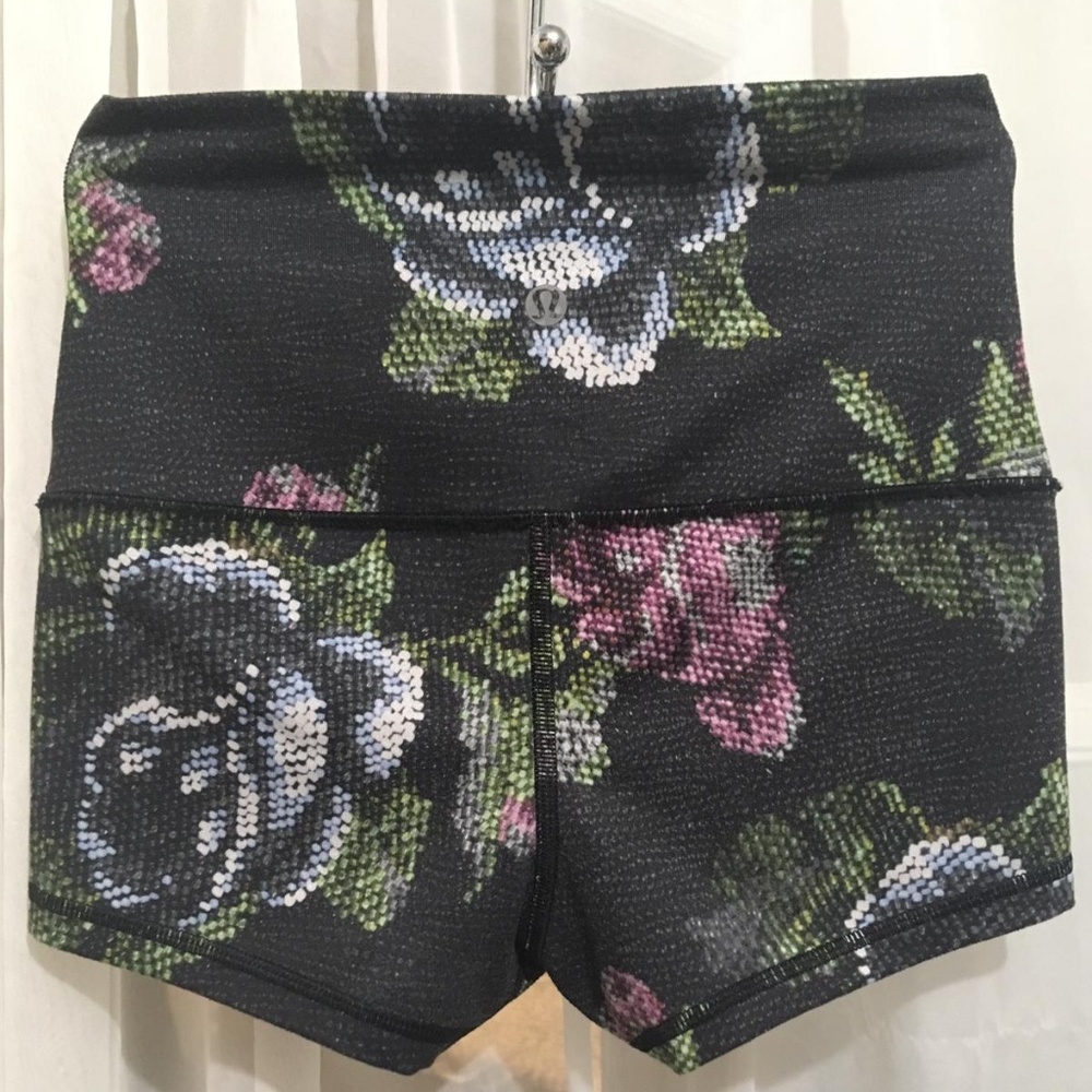 Lululemon spandex short